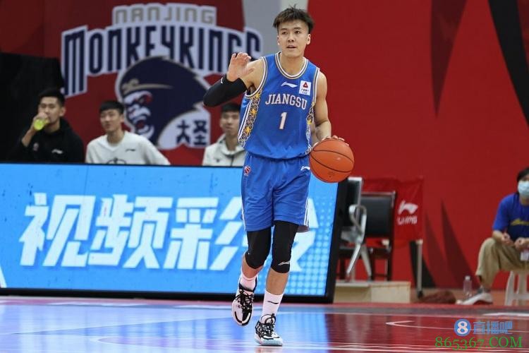 山东男篮试训黄荣奇、张永鹏?鲁媒记者:假消息