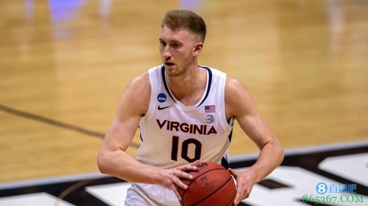 官方：凯尔特人正式与萨姆-豪瑟签下一份双向合同