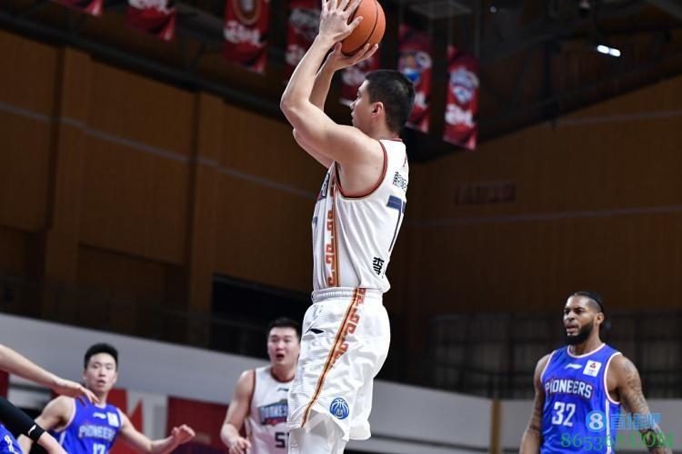 CBA官方更新自由球员名单:新增前锋李盛东 去掉中锋张兆旭