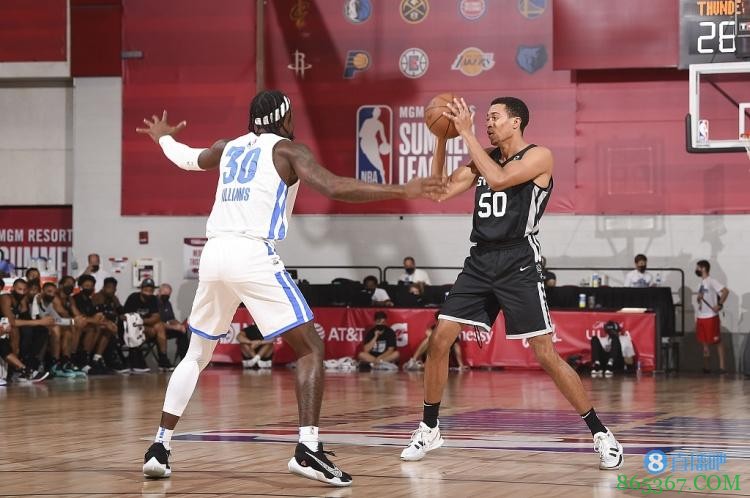 贾斯丁-罗宾逊:能穿父亲的马刺50号球衣出战是梦想成真