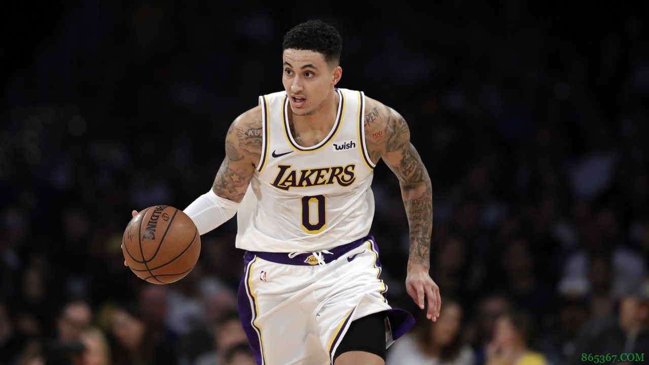 美记：湖人向骑士&森林狼&爵士报价过库兹马 均被拒绝