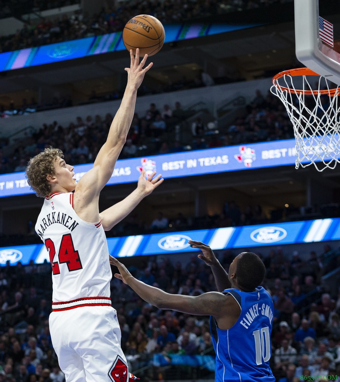 Stein:独行侠与鹈鹕有意马尔卡宁 球员正寻求更丰厚的合同