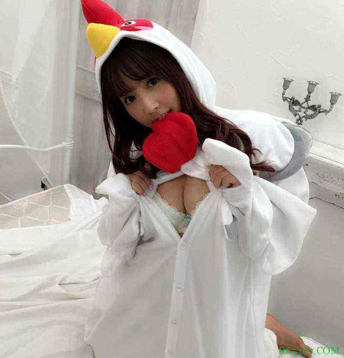 三上悠亚生活照 私衣搭配时尚又性感