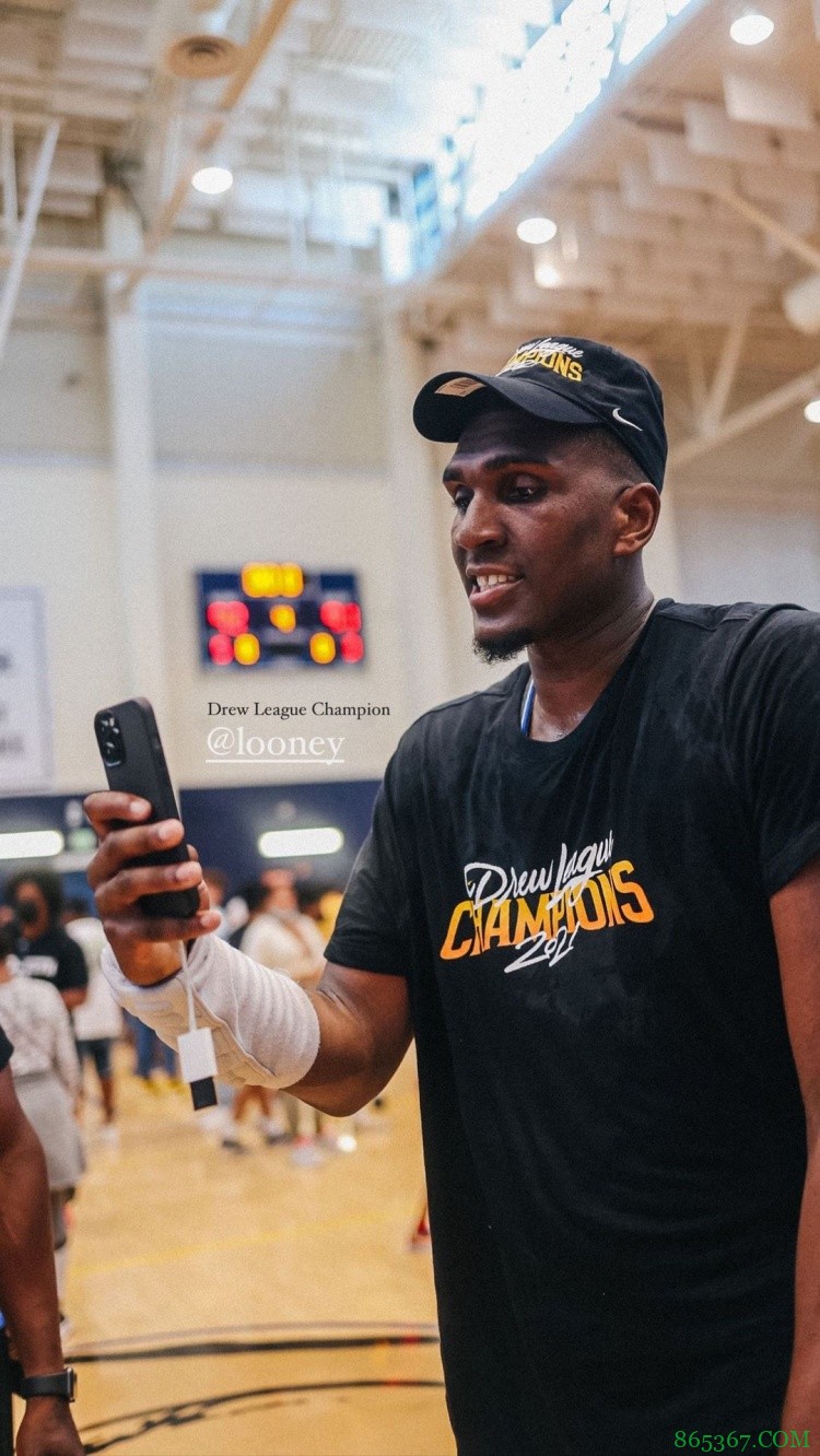 勇士卢尼决赛常规时间补篮绝平 砍25+14斩获德鲁联赛FMVP