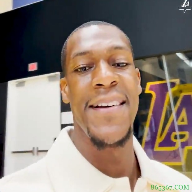 隆多回到湖人训练馆：湖人国度我回来了 敬请关注！