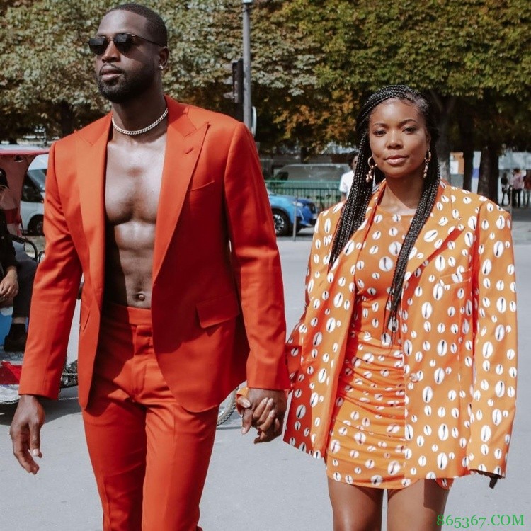 骚韦名不虚传！尤尼恩更新社媒晒韦德西装腹肌照