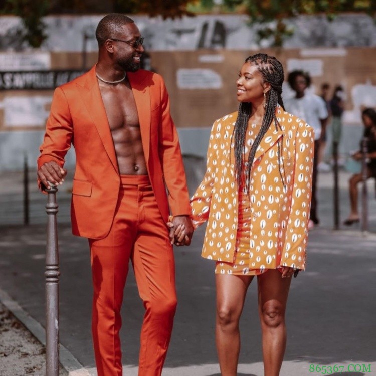 骚韦名不虚传！尤尼恩更新社媒晒韦德西装腹肌照