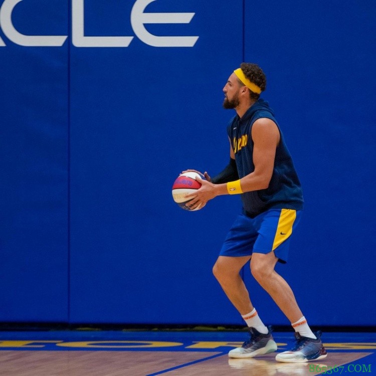 克莱INS晒头带造型：接下来一整年的造型 我爱我的性感