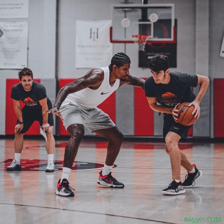 训练师晒出泡椒最新训练照:持续改进