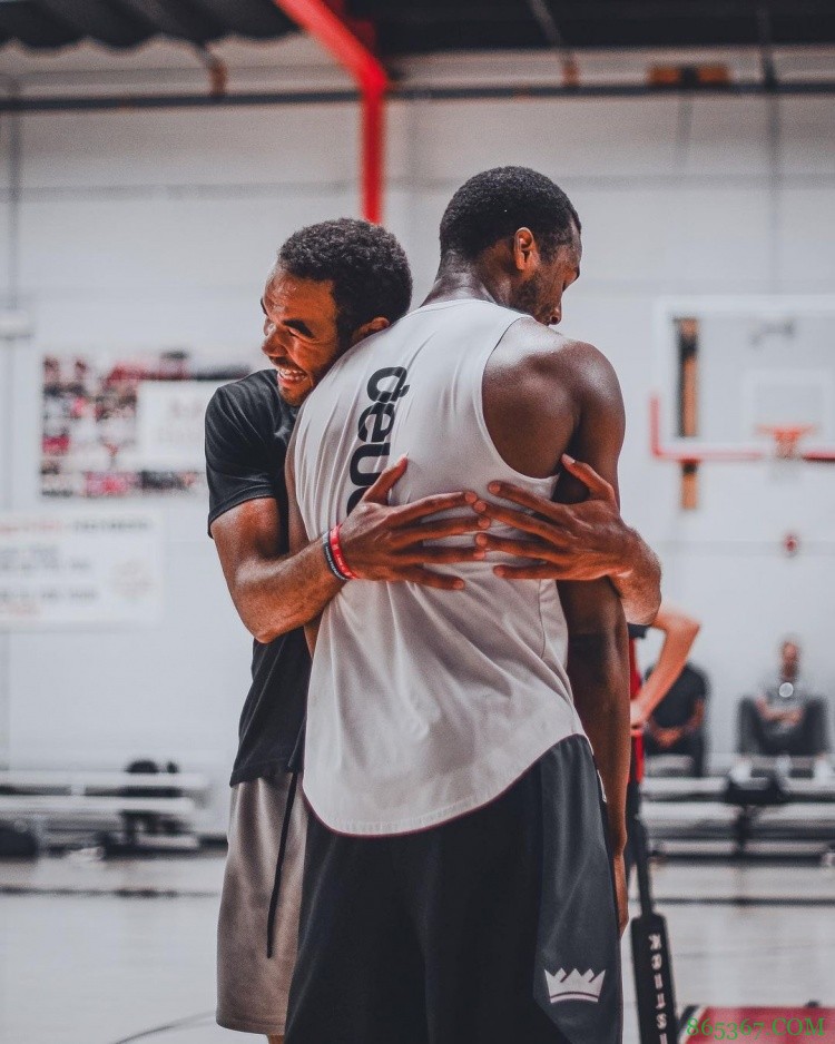 摄影师晒威少&乔治&格里芬等众球星训练组图