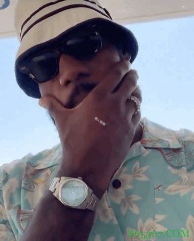 詹姆斯度假自拍秀出限量款劳力士手表 售价为195000美元