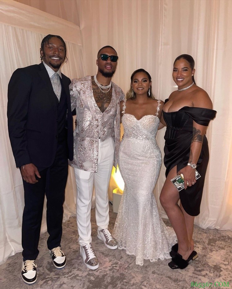 比尔向利拉德祝贺:恭喜两位新人!很棒的婚礼!