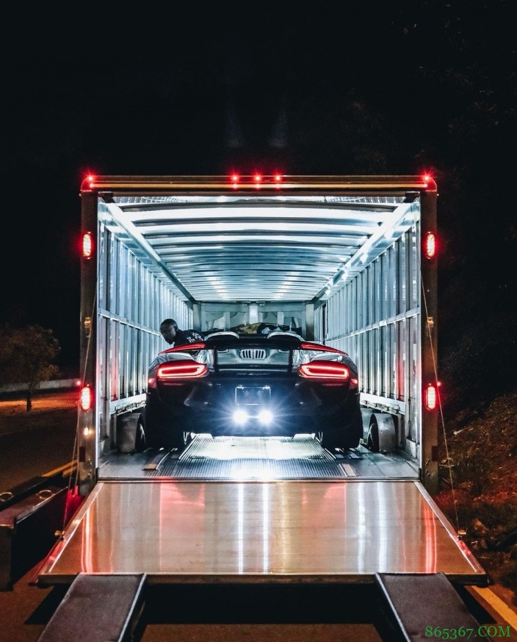 西蒙斯社媒晒喜提新豪车 价值约1400万元