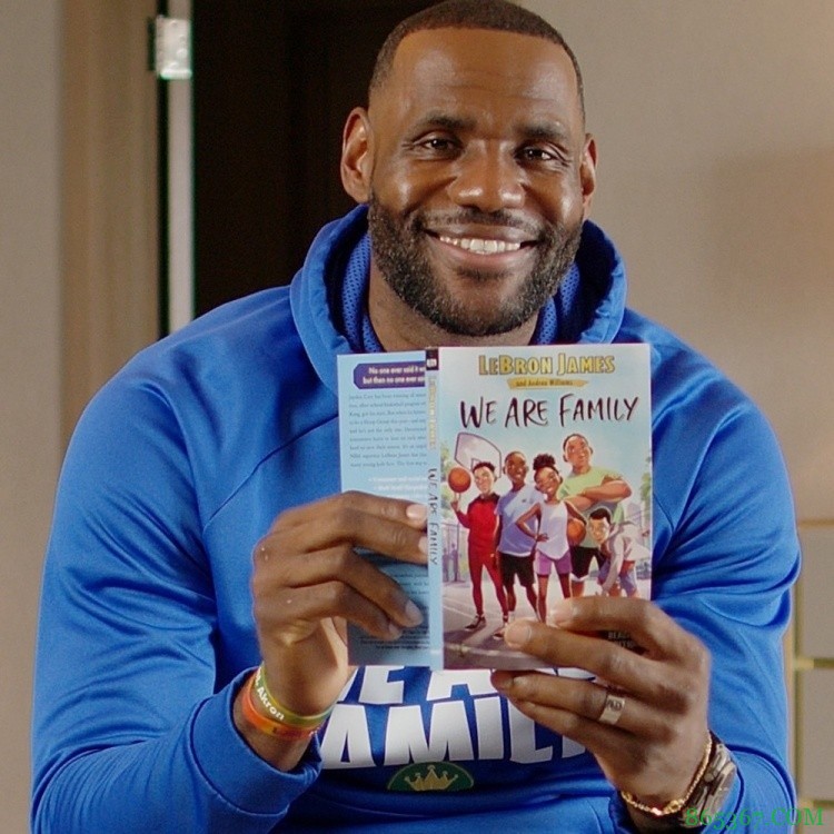 詹姆斯：我由单亲妈妈抚养成人 我将篮球视为我们唯一的出路