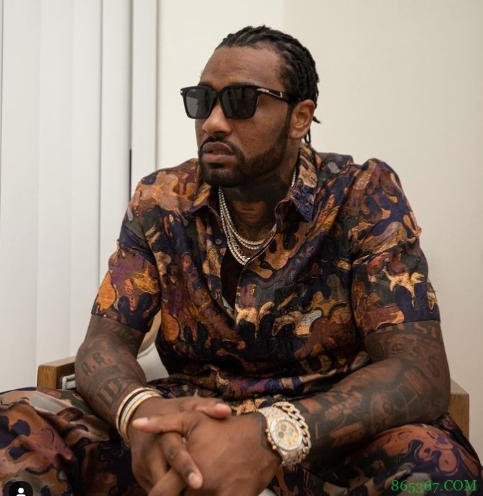 沃尔晒照祝自己生快：如此被眷顾 永远心怀感激！！