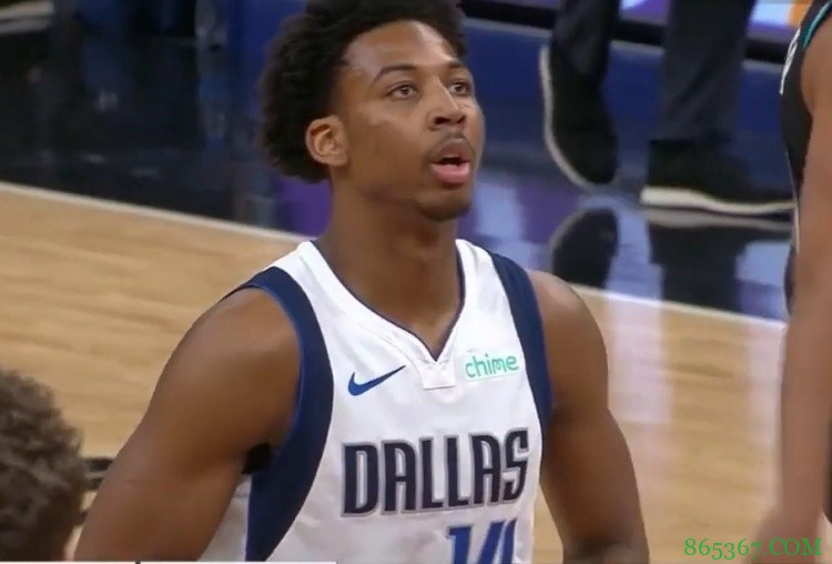 步行者官方：球队正式签下后卫内特-辛顿