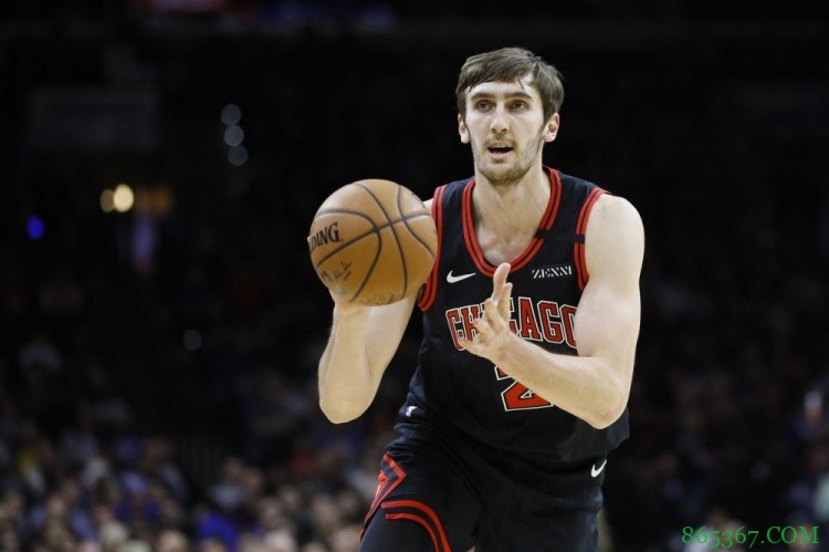 随队记者：凯尔特人与卢克-科内特签下一份Exhibit 10合同