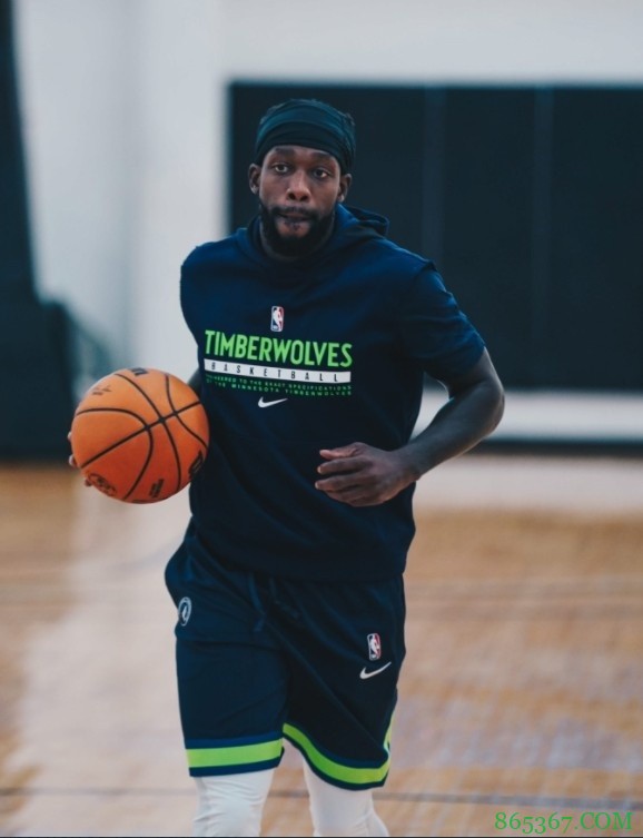 94英尺先生!森林狼官方晒贝弗利训练照 神似小卡