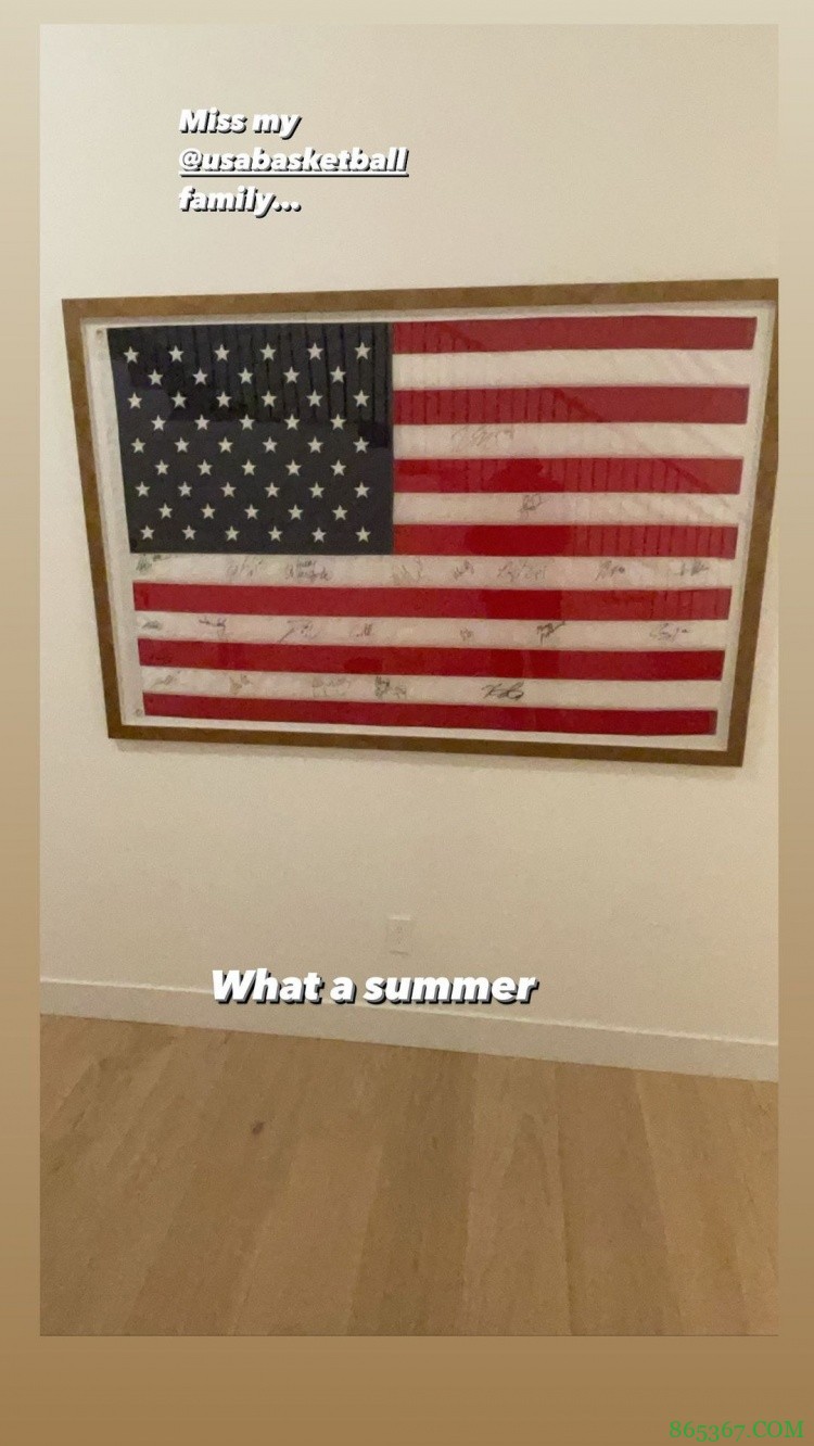 杜兰特晒签名国旗:想念我的国家队大家庭