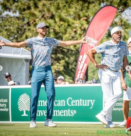 库里晒父子三人打高尔夫合照：不是我们的工作 只是我们所痴迷的