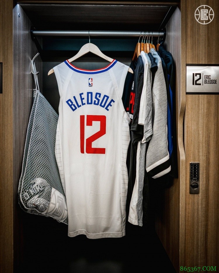 快船官方晒布莱德索新赛季球衣：后者将身披12号球衣