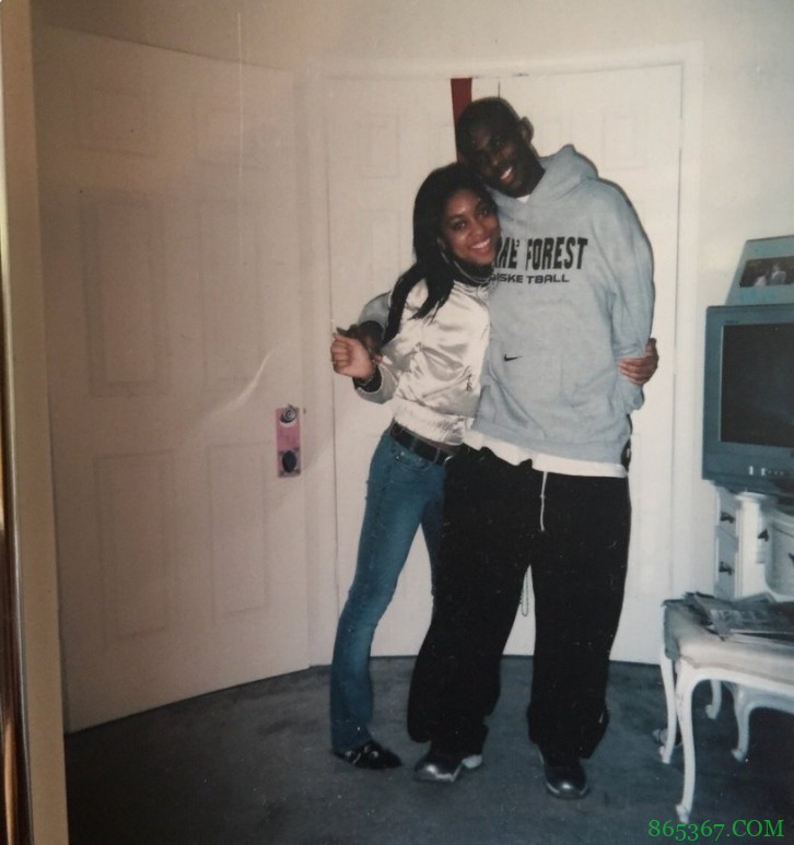 好男人+1！保罗晒与妻子旧照庆祝结婚十周年