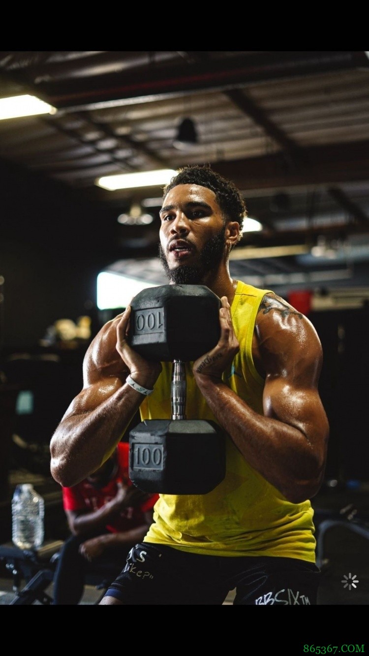 塔图姆：随着年龄增长身体也有了一些变化 会更多地去冲击篮筐