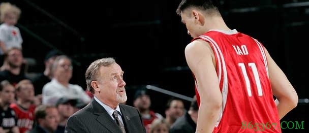 阿德尔曼：在火箭有机会执教姚明很棒 22连胜真是不可思议