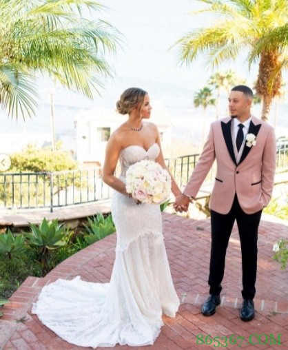 赛斯-库里晒照庆祝结婚两周年纪念日 哥哥斯蒂芬送祝福