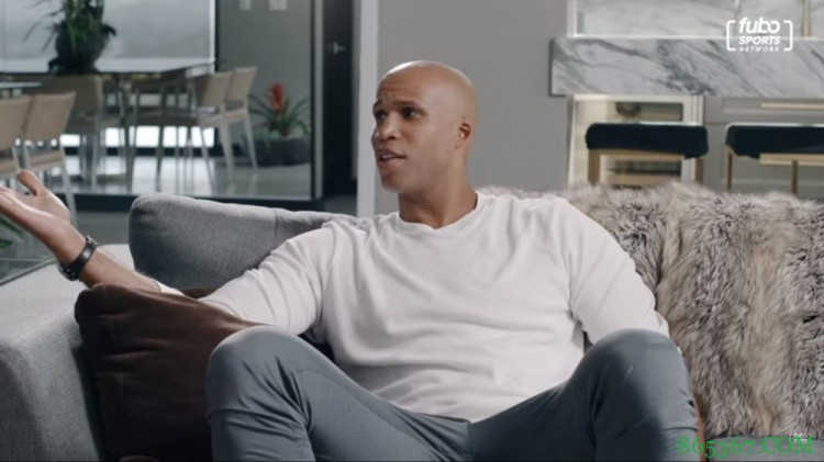 R-杰弗森：浓眉具有联盟前五的天赋 但他不是联盟前五的球员