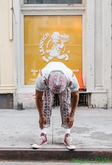 威少社媒晒照：随便来点WHYNOT主题的照片