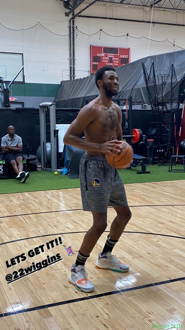 依旧温暖纯真!训练师晒维金斯、TT、戈登等人休赛期训练照