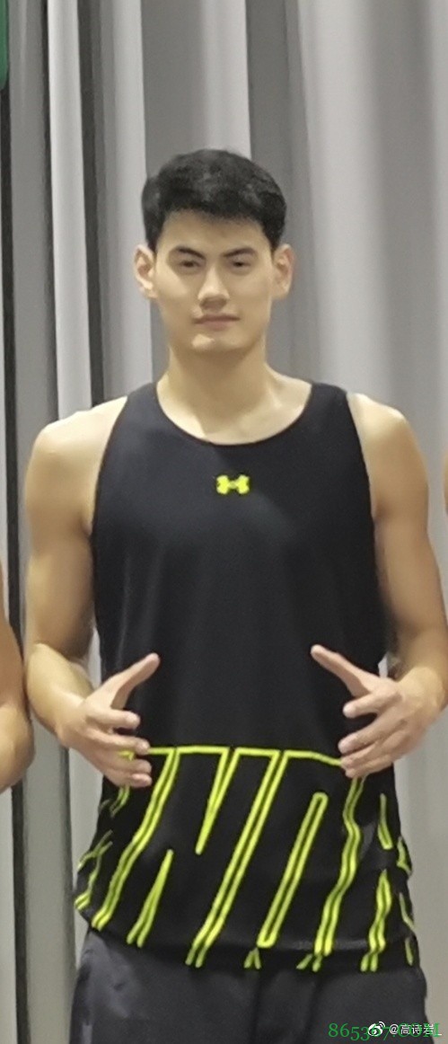 高诗岩晒图：第三届全运会 准备带着三傻进村了