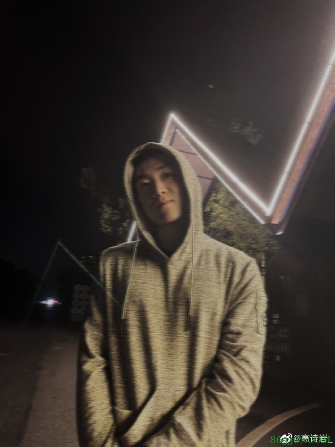 高诗岩晒图：第三届全运会 准备带着三傻进村了