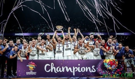 东契奇晒2017年欧锦赛夺冠照:四年前的今天 太棒了