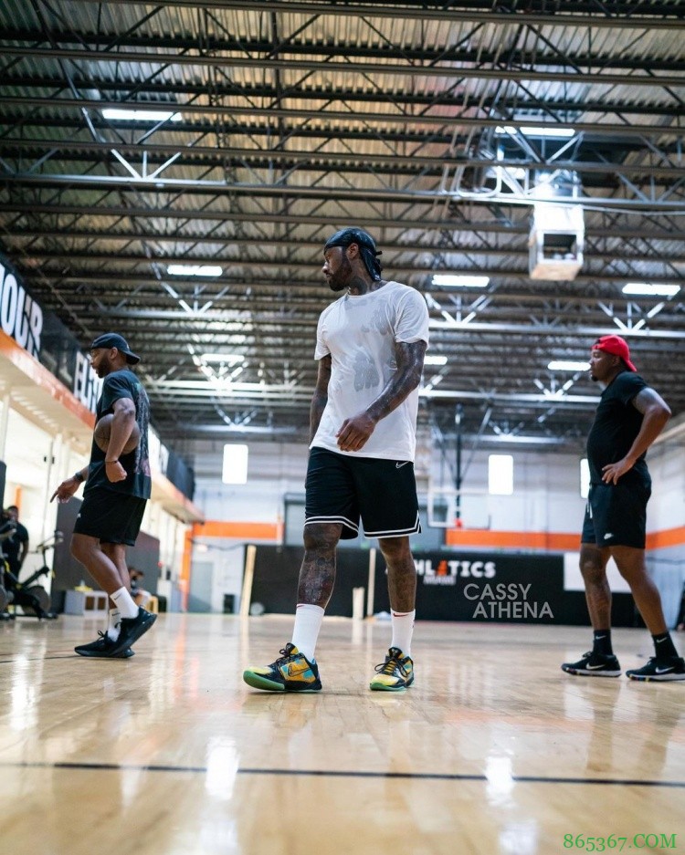 沃尔晒训练照:我知道谁在那里或不在 西蒙斯评论:事实正是如此