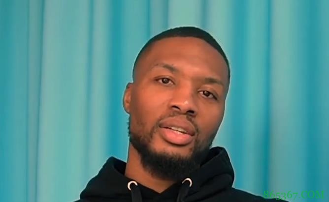 心酸? 利拉德谈被儿子坐脸玩耍:已是日常