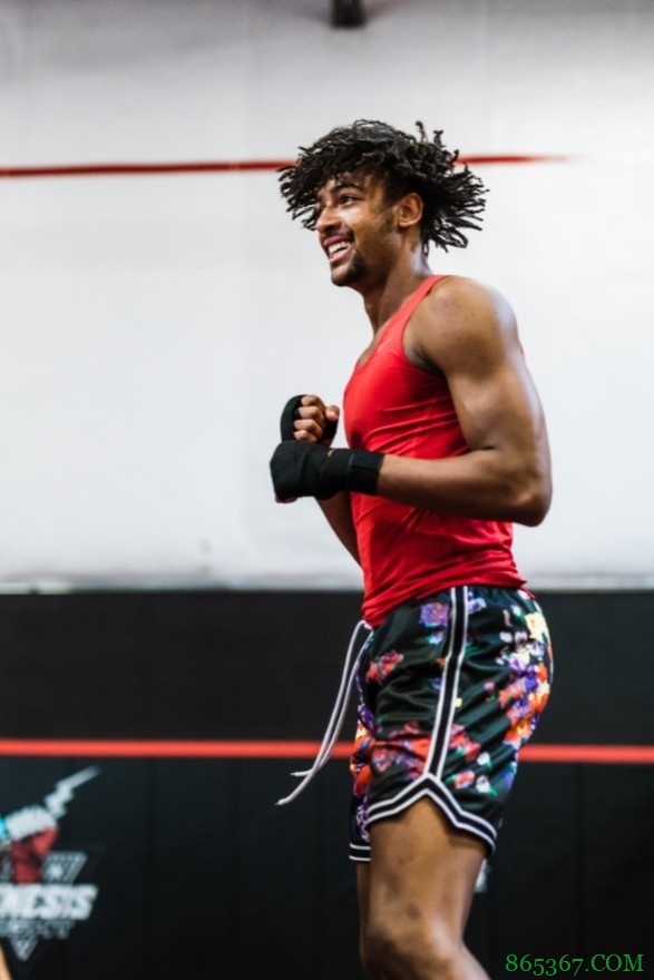 又瘦又壮约老师!掘金晒出球员拳击训练组图