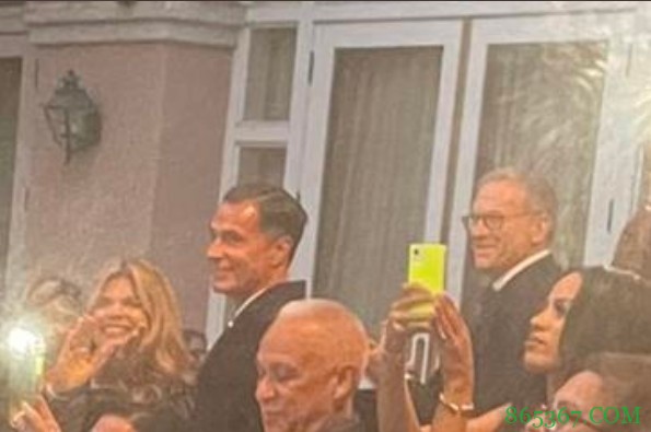 卡利帕里和考辛斯参加戴维斯婚礼 佩林卡和兰比斯也在婚礼现场