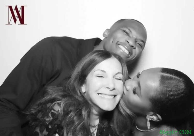 分享幸福!威少妻子社媒晒出与詹姆斯夫妇参加AD婚礼合影