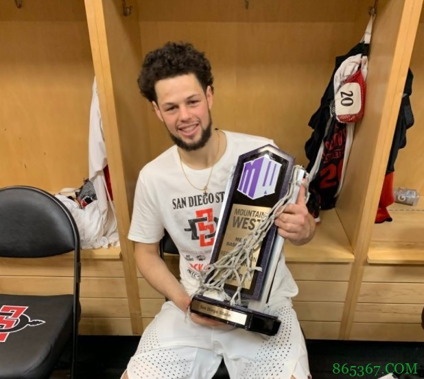 奇才训练营合同签下圣迭戈州立大学射手乔丹-舍克尔