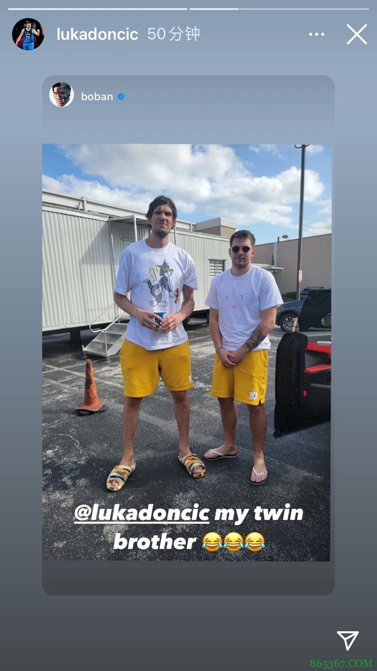 博班晒与东契奇合照:我的双胞胎兄弟