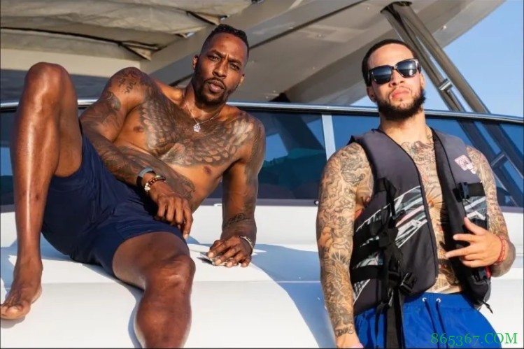 霍华德晒赤膊照:我准备好穿上球衣了 湖人国度让我们出发吧