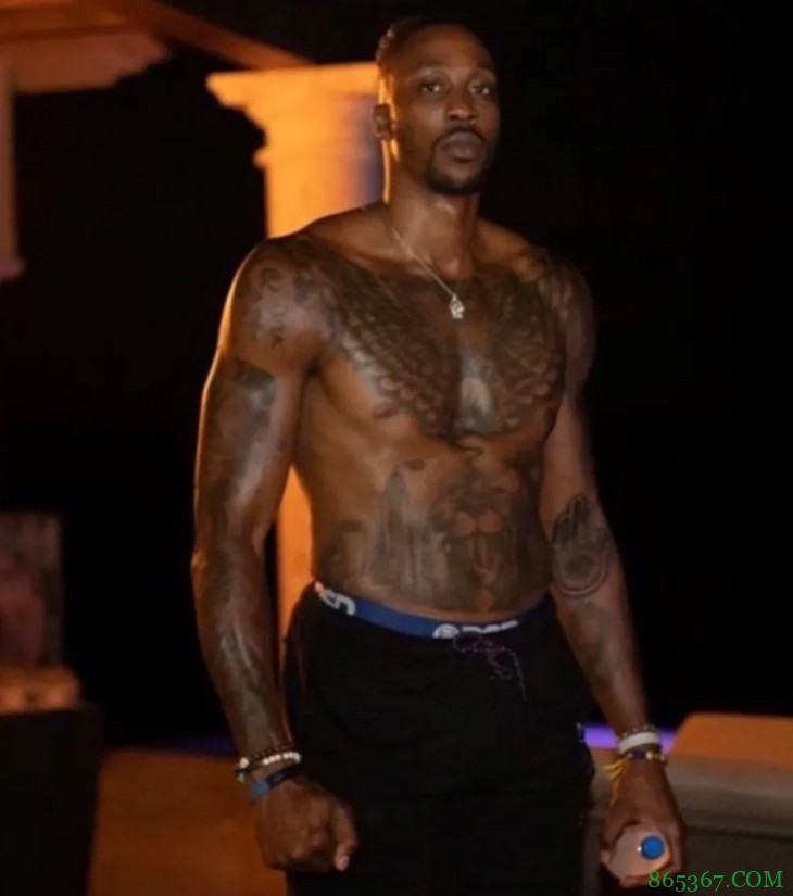 霍华德晒赤膊照:我准备好穿上球衣了 湖人国度让我们出发吧