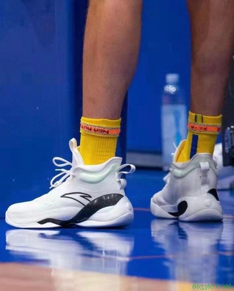 进口鞋子！勇士球星克莱上脚最新签名鞋KT7训练