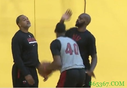 哈斯勒姆因父亲去世缺席热火首训 阿德巴约穿40号球衣致敬