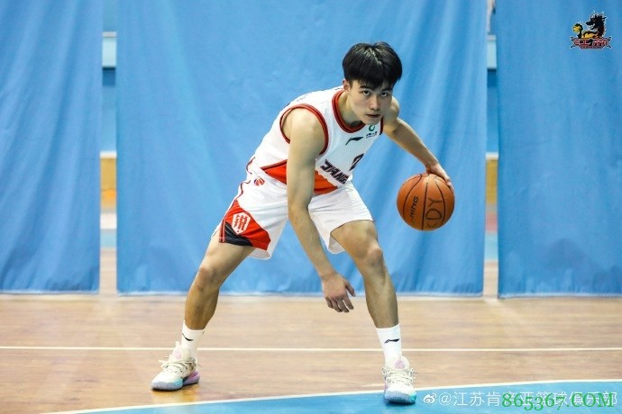 新鲜出炉！江苏男篮公布新赛季球衣