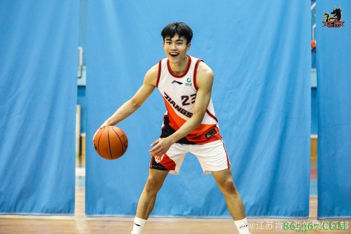 新鲜出炉！江苏男篮公布新赛季球衣