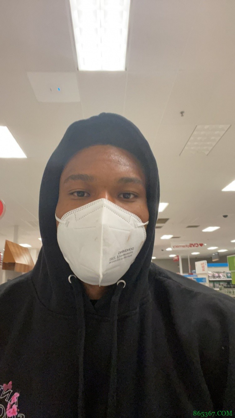 深夜去超市购物！字母哥晒伪装照：没人认出我！！??