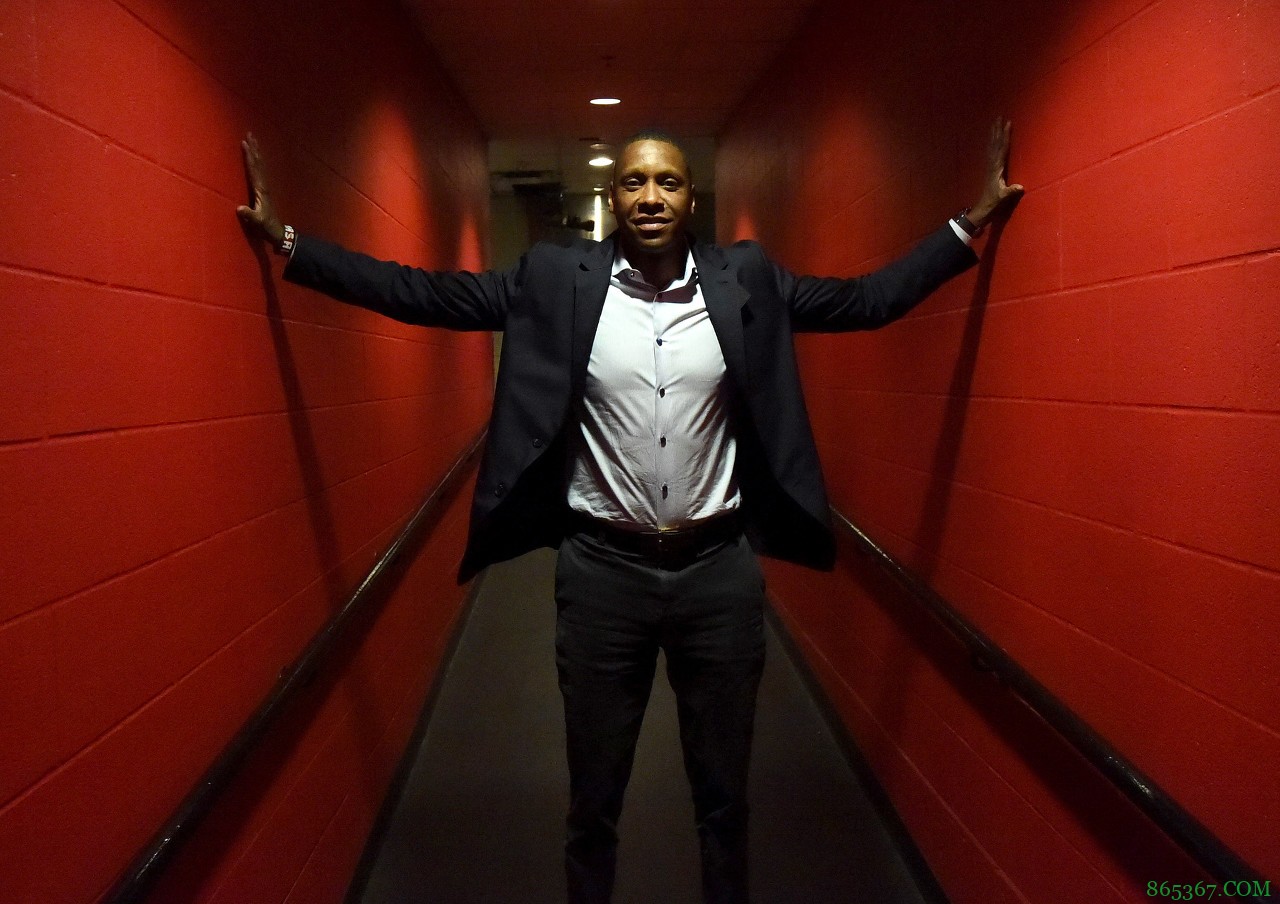 森林狼记者：球队新老板愿给乌杰里部分股份 但还是被拒绝了